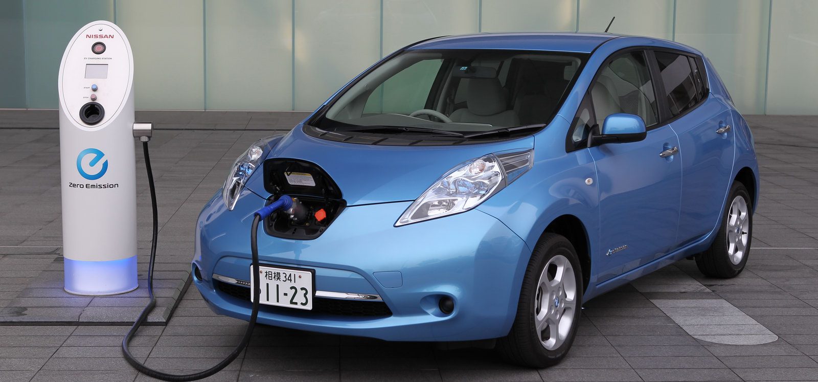 nissan-leaf-gas-shot
